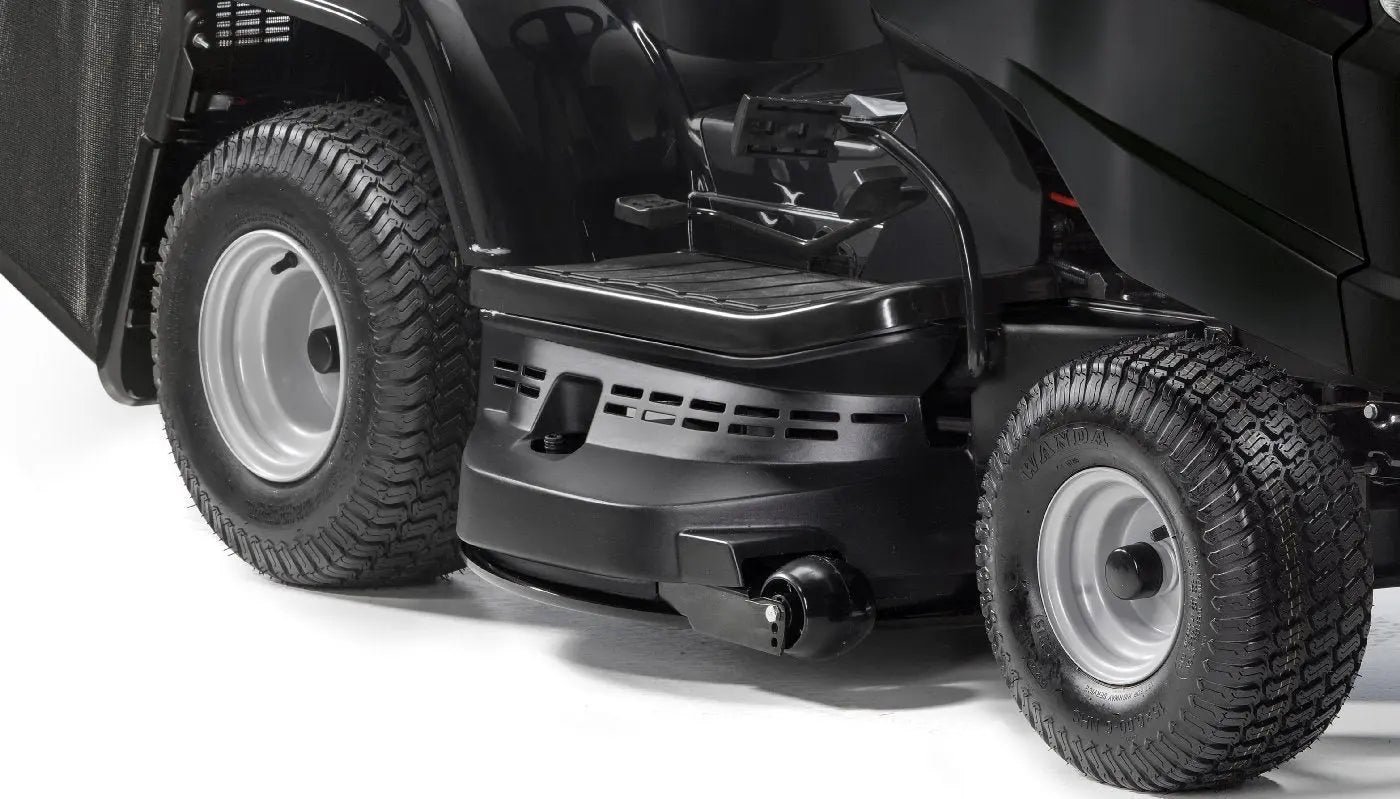Alpina Rasentraktor AT4 98 HWA, 98 cm Schnittbreite, 586 cm³ V-Twin Motor, Hydrostat, 240 L Fangkorb
