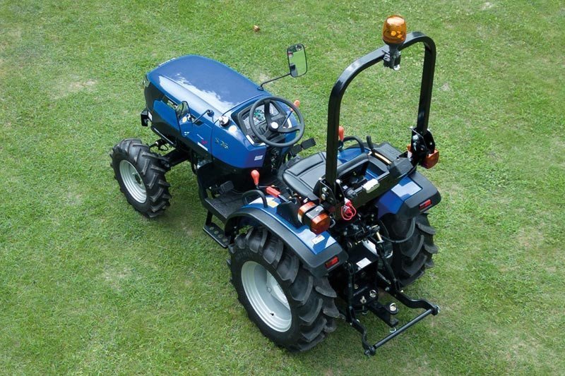 Solis 26S Kleintraktor – 26 PS Allradtraktor mit Seitenschaltung & Servolenkung