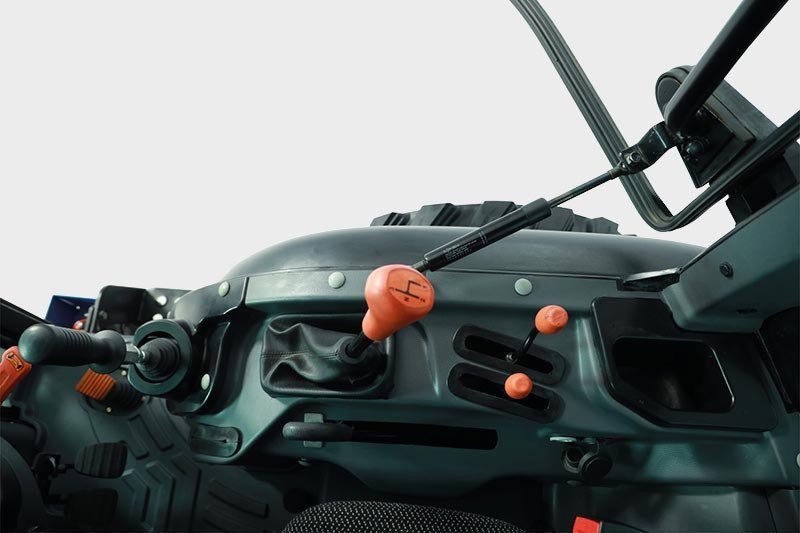 Solis 26 Kleintraktor 26 PS mit Kabine – Allrad, 9+9 Getriebe, Mitsubishi Diesel