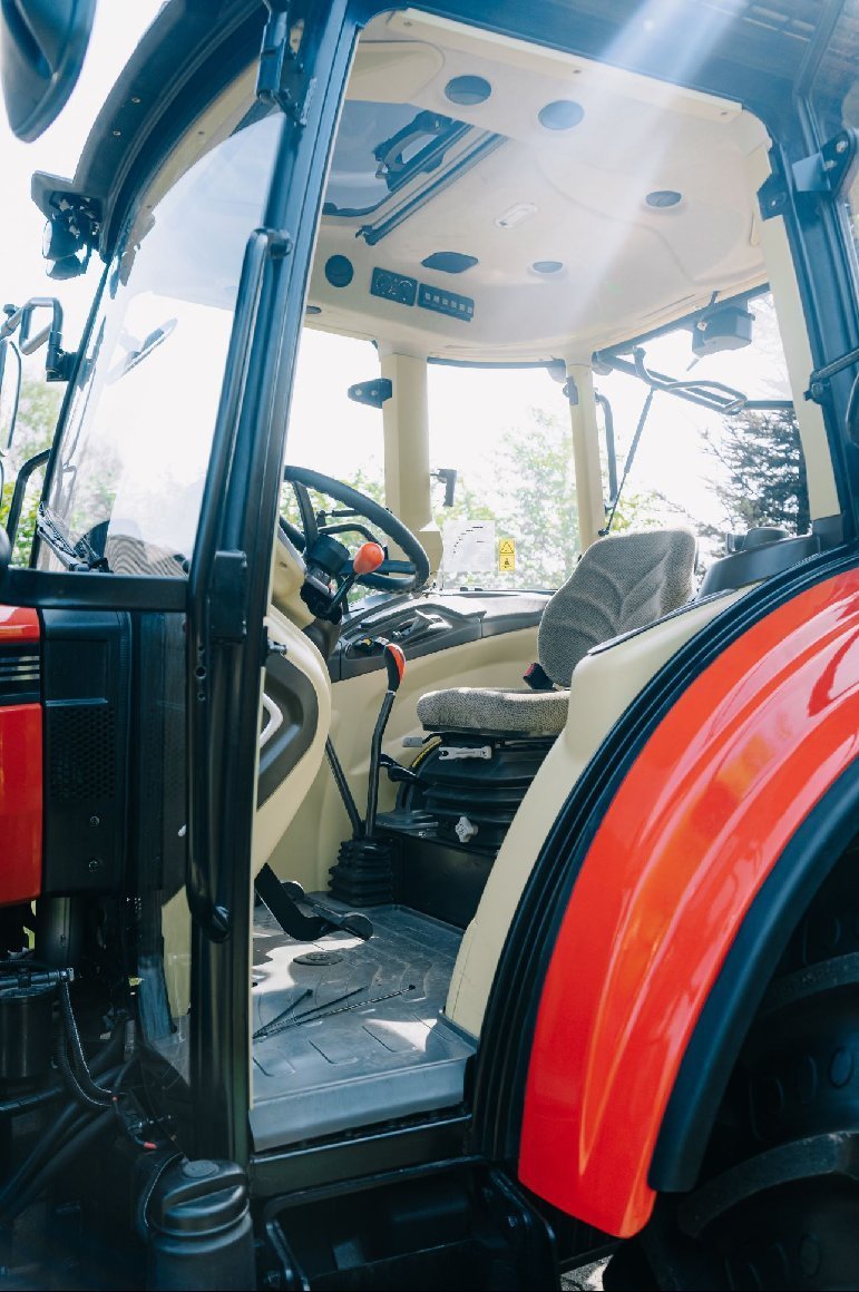 TAFE 7515C Traktor 74 PS mit Kabine – Allradtraktor mit 8.000 kg Anhängelast